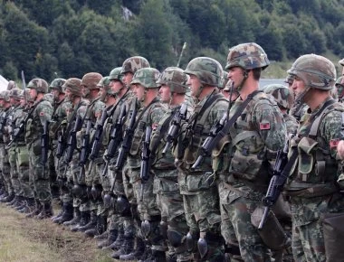 Τους «έπιασαν στον ύπνο»: Κλοπή όπλων από αλβανική στρατιωτική βάση - Ανησυχία στα Τίρανα
